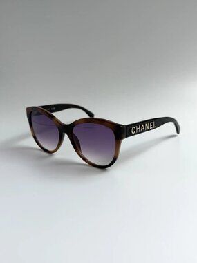 Chanel Oversized Sunglasses Authentic Logo Catseye Brown Tortoiseshell Purple Ti